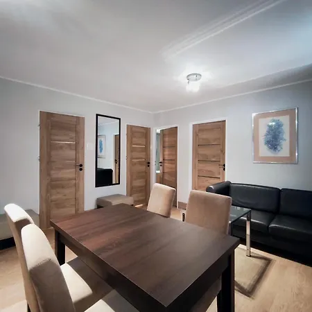 Osir - Centrum, Parking Ferienhaus Bad Altheide